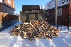 Доставка дров на участок